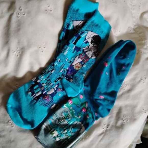 3 pair of woman's crew socks ~ new - Picture 2 of 2